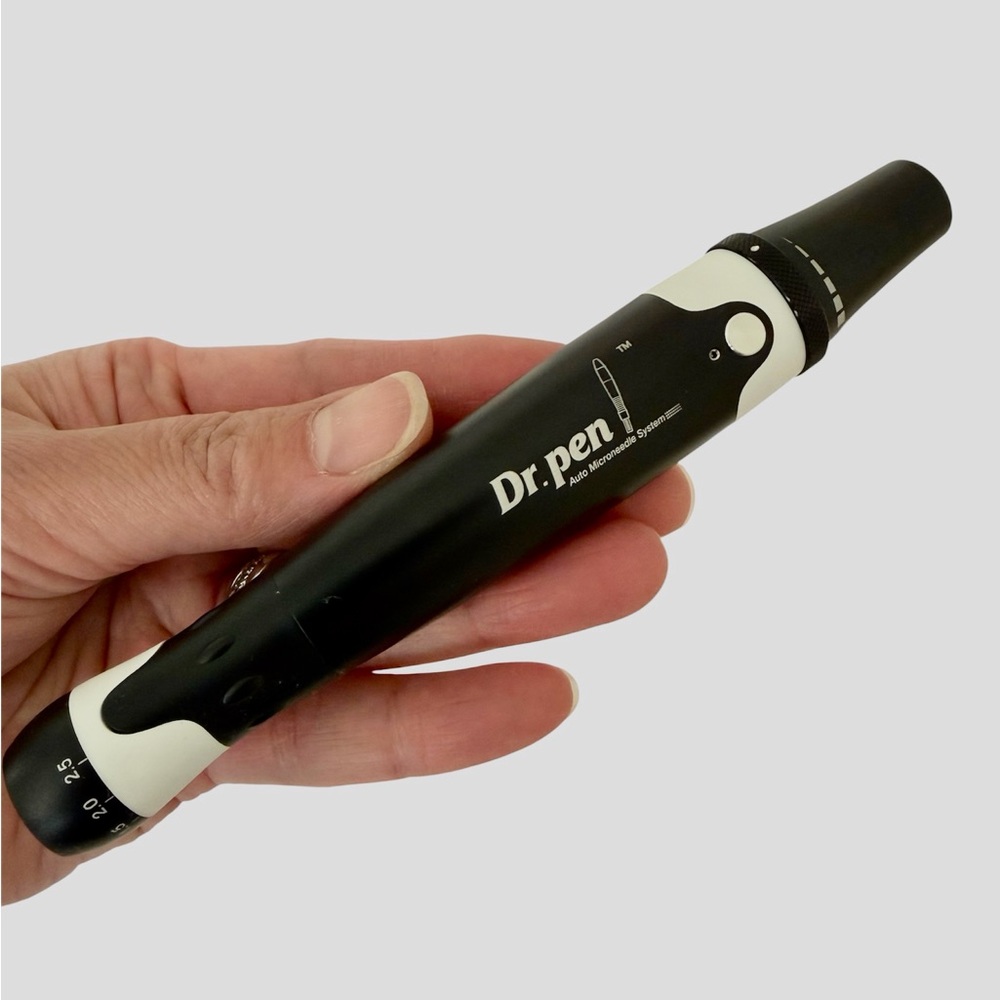 Dr Pen Ultima A7 Microneedling Pen - Picture 8 of 8